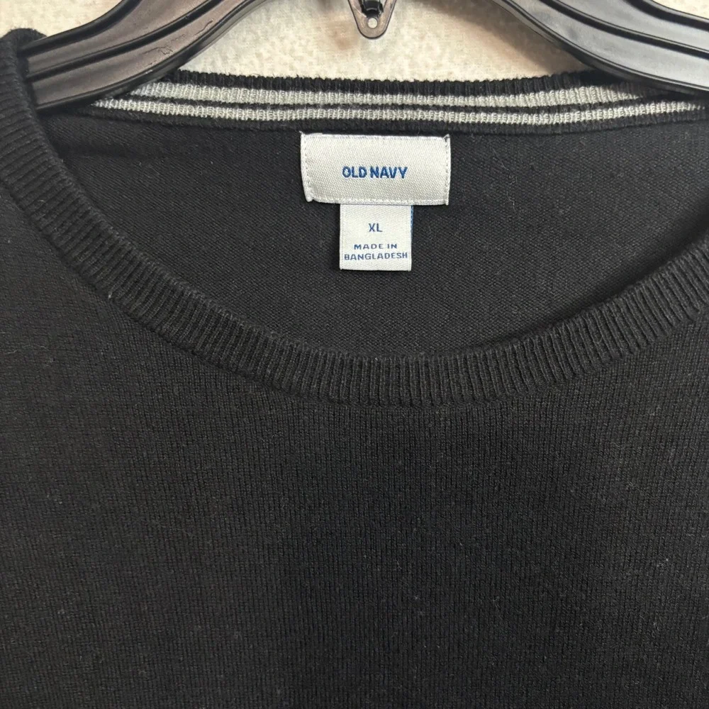 Lot 2 Old Navy Mens XL Sweater Grey V-Neck Black Crewneck Lightweight Pullover